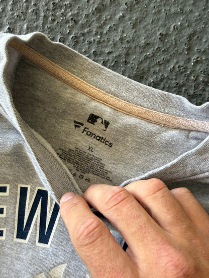 NY YANKEES CREWNECK - XL